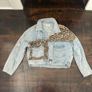 PERFECT CONDITION- distressed leopard jean jacket!
